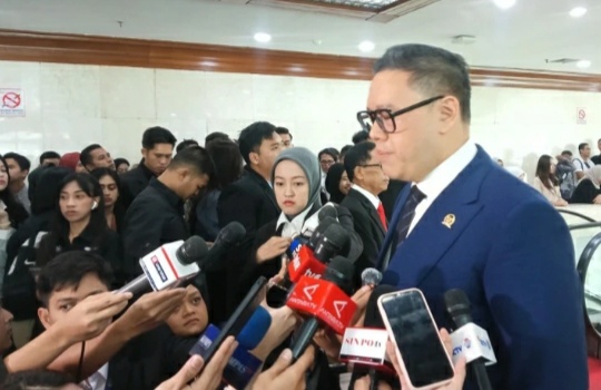 DPR Resmi Sahkan RUU TNI, Tapi Dimana Drafnya? Warganet Geram