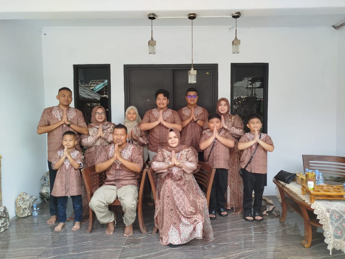 Tradisi Lebaran, Keluarga H. Azhar Adakan Open House di Jakarta Barat