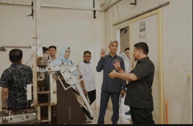 DPRD Gowa Sidak Pabrik Rokok Ilegal, 4 Merk Rokok Ditemukan Tak Sesuai Pita Cukai