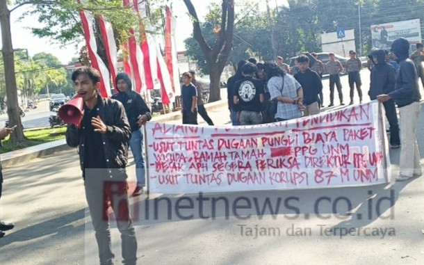 Aksi Mahasiswa Desak Kejati dan Polda Sulsel Usut Dugaan Pungli di UNM