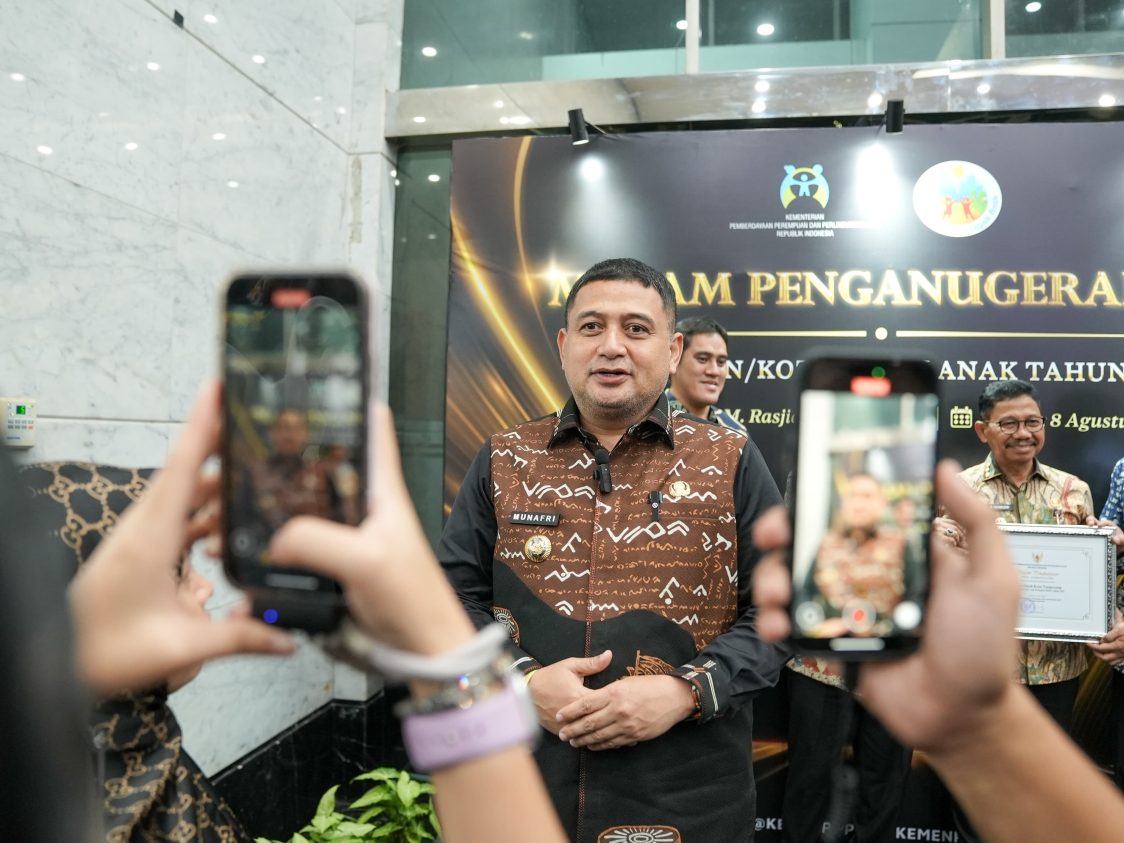Munafri Arifuddin Targetkan Kategori Utama Usai Makassar Pertahankan Predikat KLA Nindya